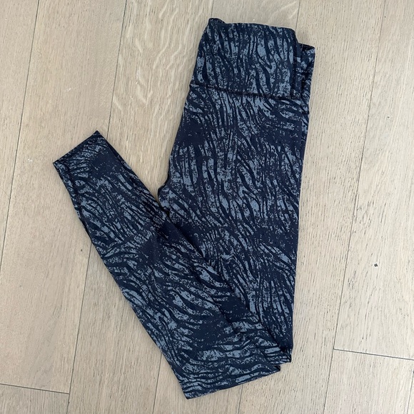 VARLEY Duncan High Rise Leggings in Tonal Zebra - Picture 2 of 4